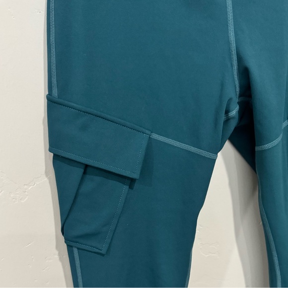 Halara Women’s M DayStretch Teal High Waisted Cargo Pocket Skinny Yoga Leggings - Picture 2 of 5